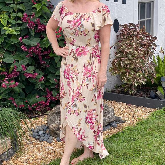 BAND OF GYPSIES Maxi Dress Sz M Floral Faux Wrap Beige Pink Flutter Sleeve Boho - Picture 2 of 10